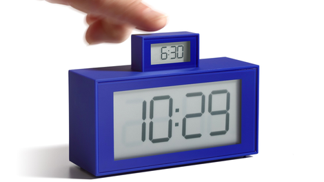 Illustration for article titled Clever Clock Makes It Super Obvious Whether You Remembered to Set Your Alarm